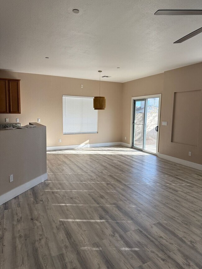 Building Photo - AVAILABLE NOW!  Beautiful 3BD/3BA North West HOME Resort-Style Living Across from Omni Tucson Nat...