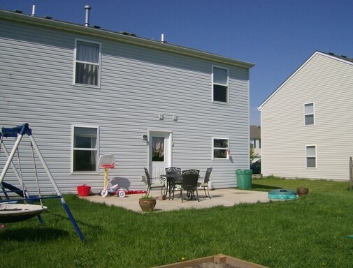 Building Photo - 208 River Laurel Dr