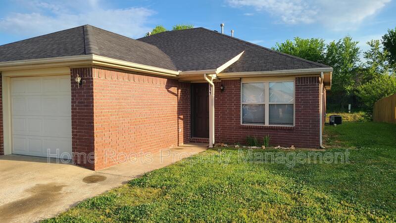 Primary Photo - 311 E Laura St