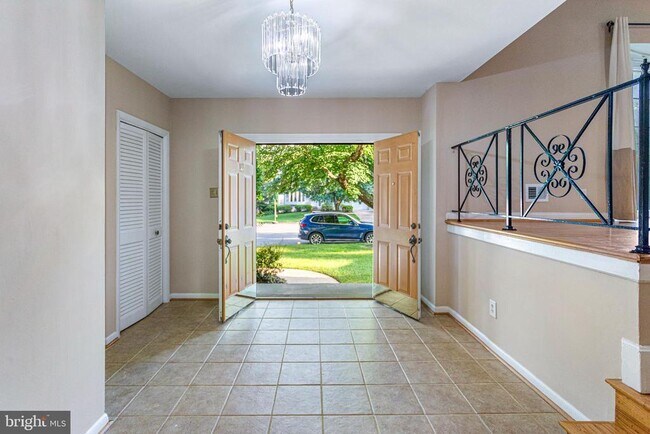 Building Photo - 6503 Friars Ct