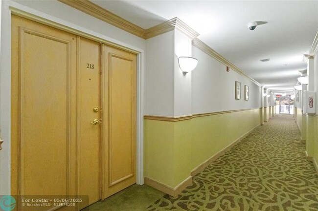 Foto del edificio - 9805 NW 52nd St