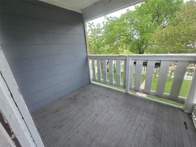 Building Photo - 1133 5th Ave N