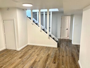 Building Photo - 871 Champlain St