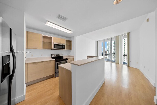 Foto del edificio - 350 NE 24th St