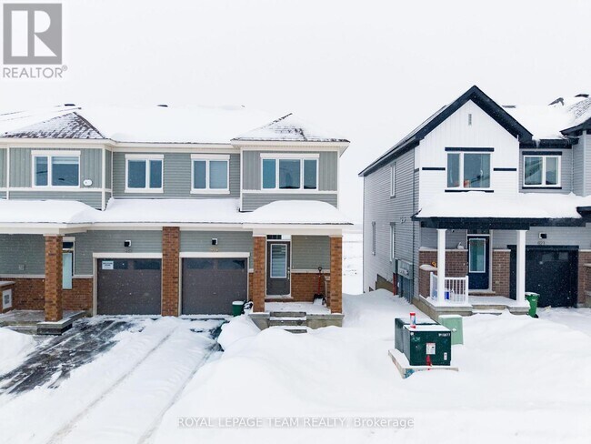 Photo du bâtiment - 819 Andesite Ter