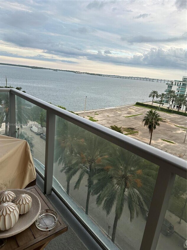 Primary Photo - 1155 Brickell Bay Dr