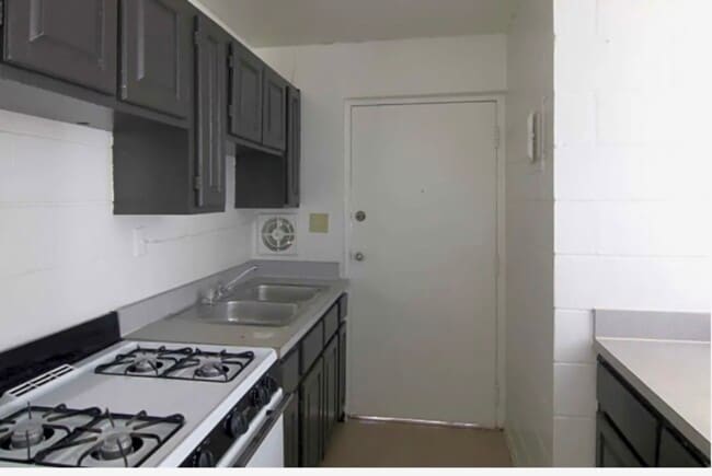 Building Photo - The Village Apartments