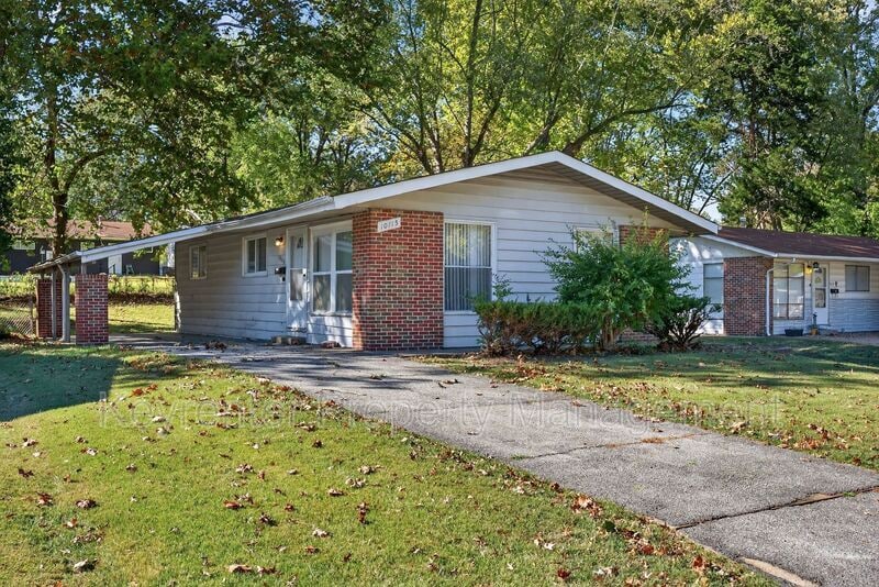 Primary Photo - 10115 Saffron Dr