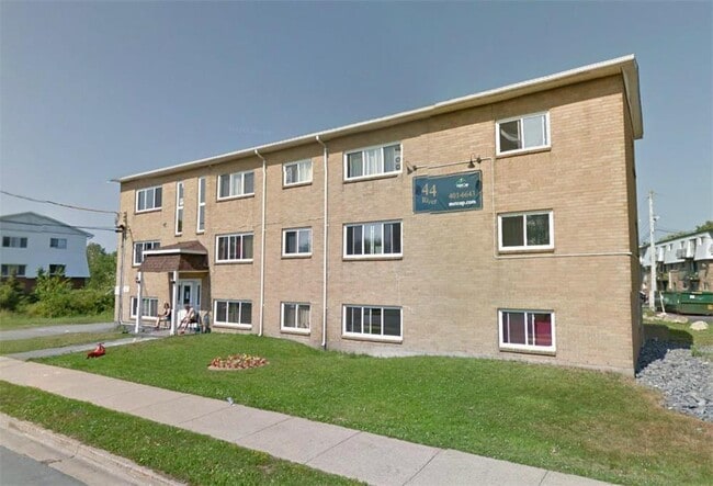 Photo du bâtiment - Comfortable 1-Bedroom Apartment – Heat & H...