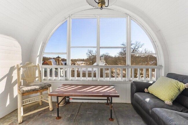 Building Photo - 16 Bedford Rd