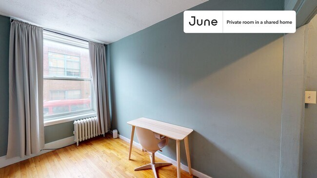 Foto del edificio - Private bedroom in 5 bed/2 bath Home