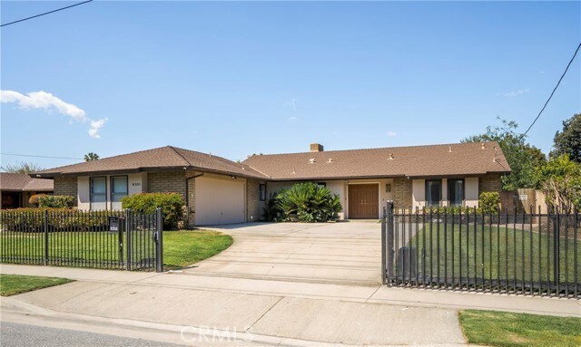 Foto principal - 8351 Grand Ave