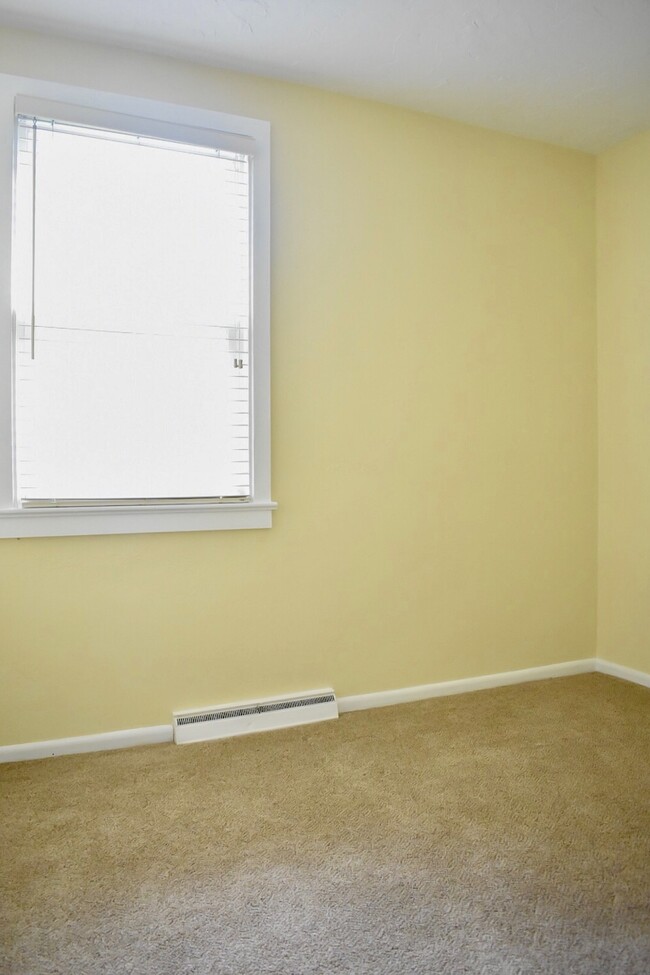 Bedroom #1 - 337 Riverview Ave