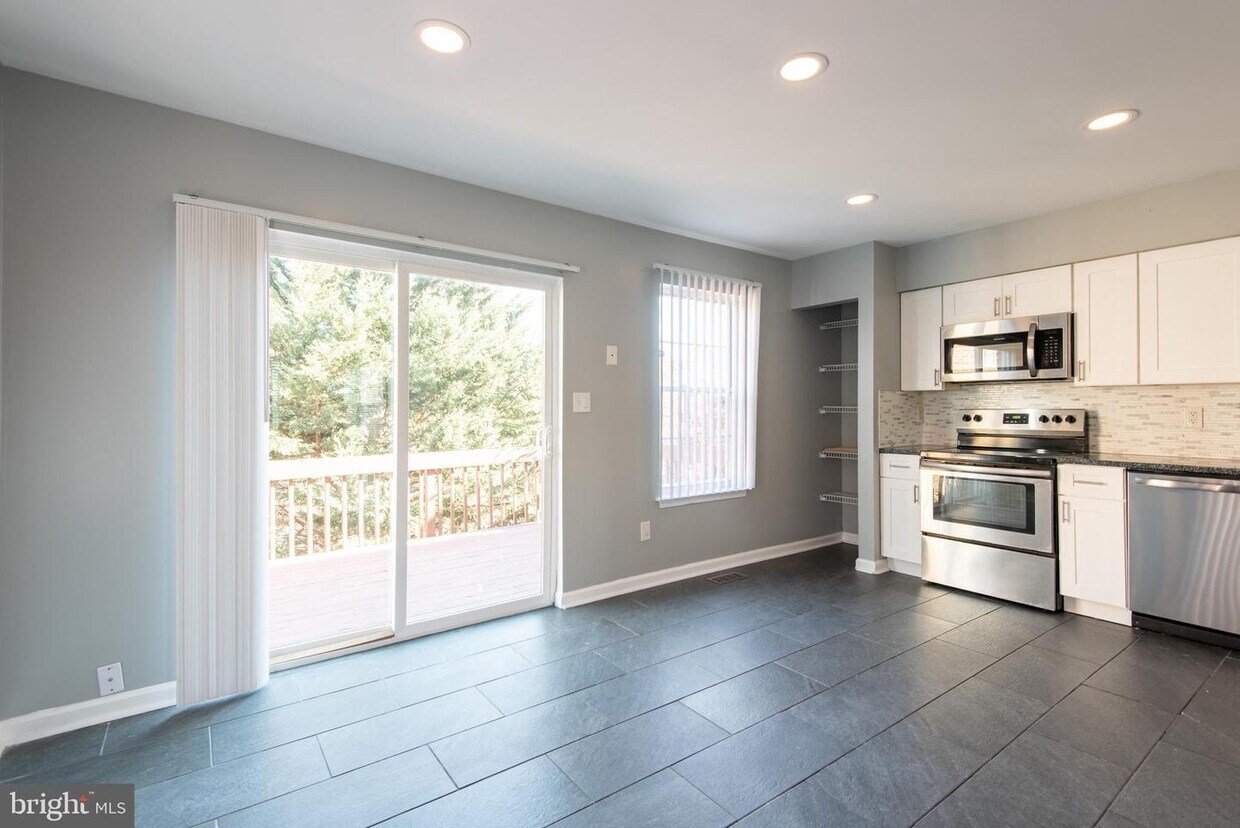 Foto principal - 1009 Dartmouth Glen Way