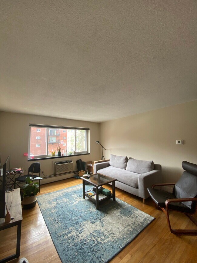 Foto del edificio - 239 Kelton St