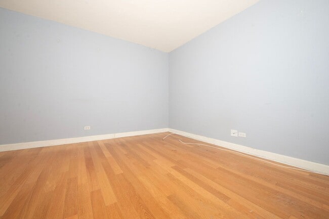 Building Photo - 4950 N Marine Dr