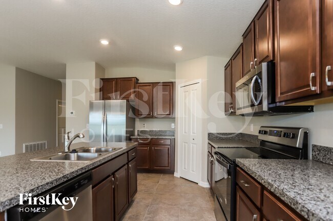 Foto del edificio - 7022 Ozello Trail Ave