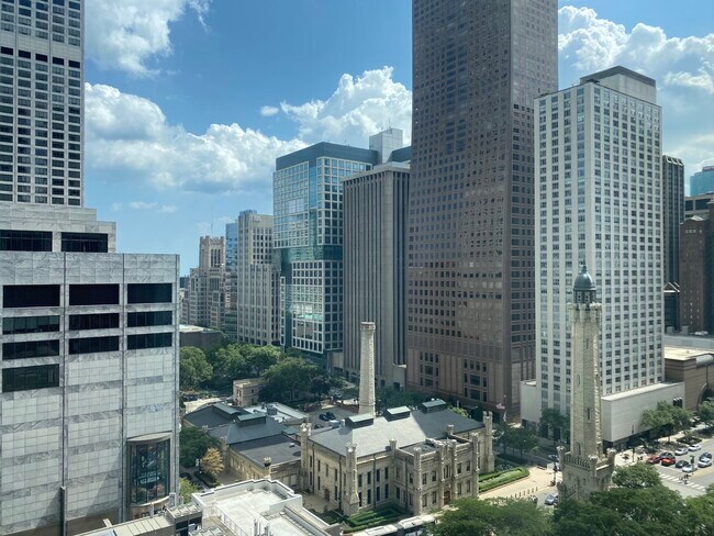 Foto del edificio - 111 E Chestnut St