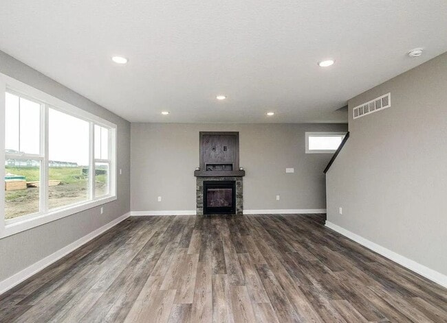 Building Photo - 1817 NE Heritage Dr