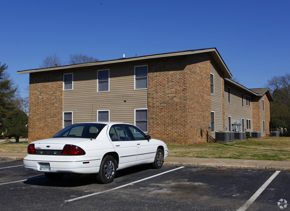 Foto del edificio - Saddlewood Apartments