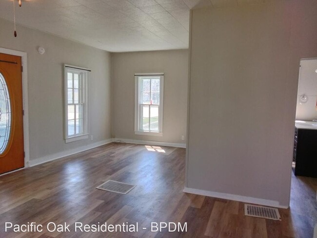 Building Photo - 2 br, 1 bath House - 607 Sycamore Street