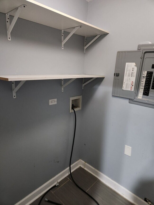 Foto del edificio - 4453 Provincetown Dr