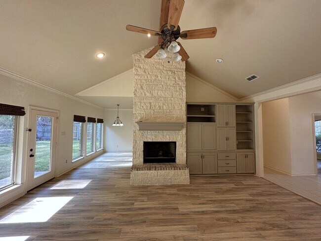 Foto del edificio - Coming Soon! Updated 5 Bedroom 3 Bath Home in South Tyler!
