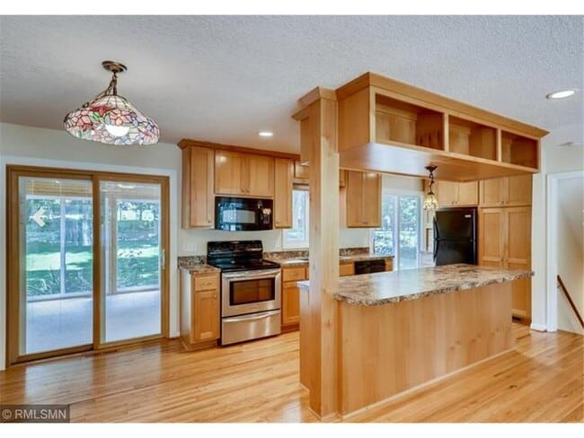 Building Photo - 3607 Robinwood Terrace