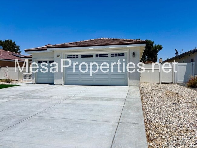 Building Photo - 13555 Sea Gull Dr
