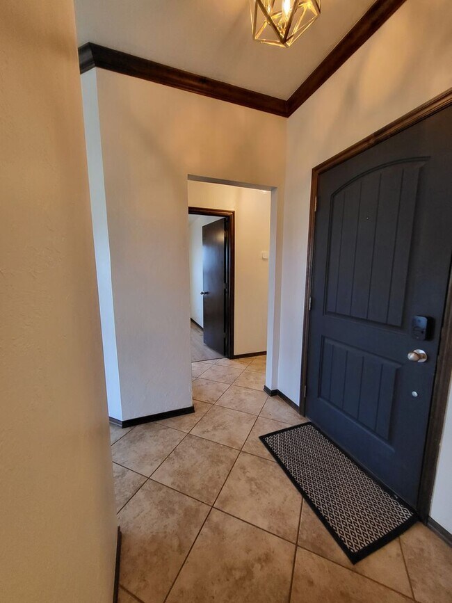 Building Photo - (3) Bed/(2) Bath in Moore Avail NOW!