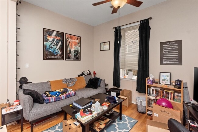 Foto del edificio - 4307 N Paulina St