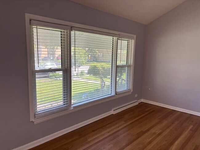 Foto del edificio - 6736 N Kimball Ave