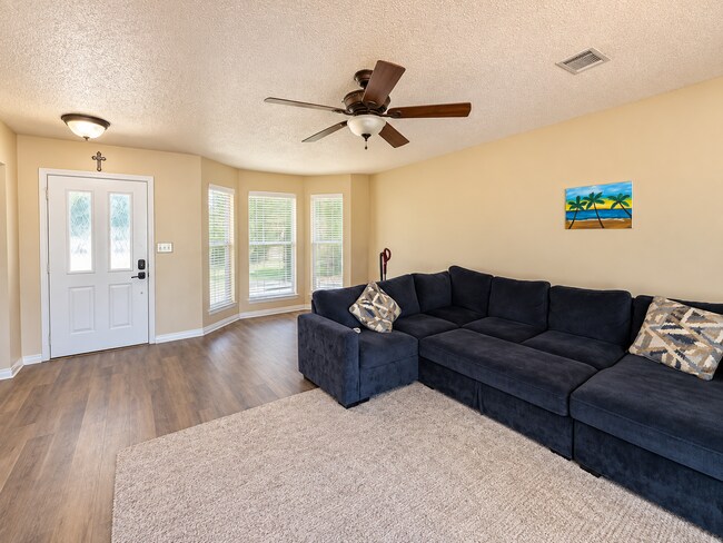 Building Photo - 3022 Blue Pine Ln