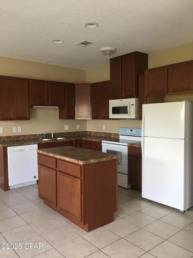 Foto del edificio - 403 Judy Pl