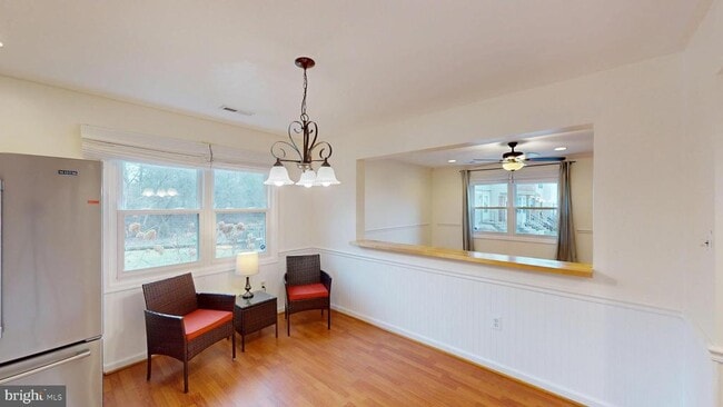 Foto del edificio - 8576 Adamson St