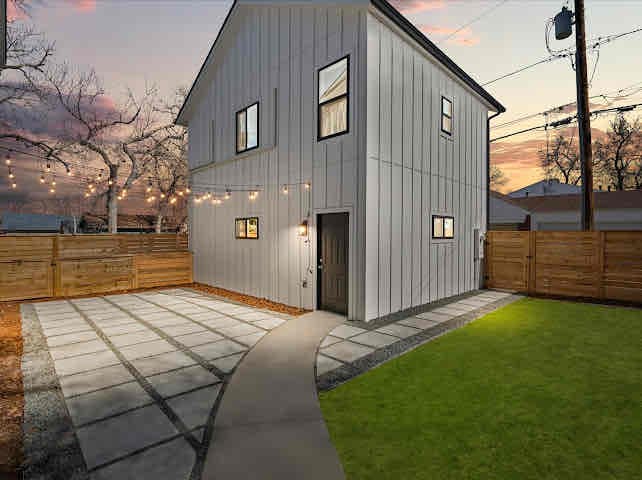 Foto del edificio - 4144 Depew St