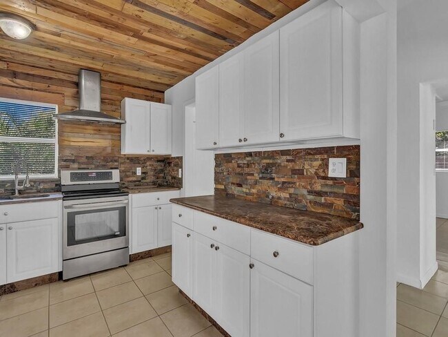 Foto del edificio - 703 5th Pl SW