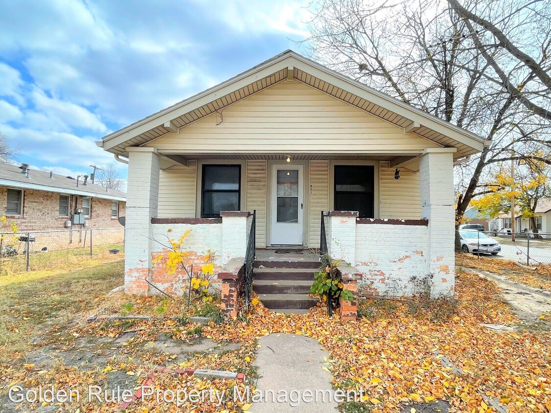 2 Br, 1 Bath House - 933 E Sherman St - House Rental In Hutchinson, KS ...