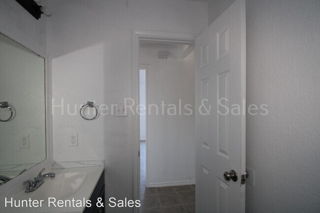 Building Photo - 4 br, 2 bath House - 3803 Kevin Shaw Dr