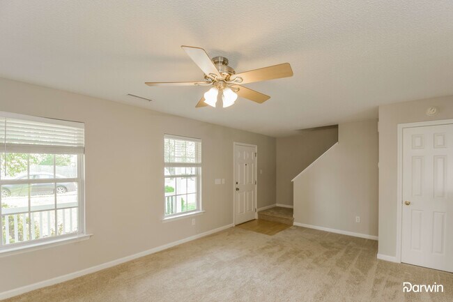 Building Photo - 3605 Thornwood Dr
