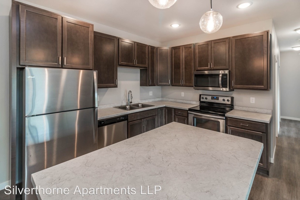 Primary Photo - 2113 S Silverthorne Ave