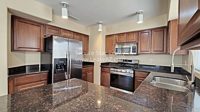 Building Photo - 13642 W Desert Flower Dr