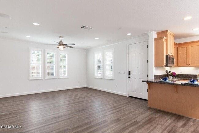 Building Photo - 217 9th St