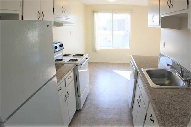 Building Photo - Athol Apartments