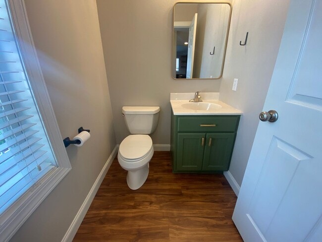 Building Photo - A RELAXING RETREAT - 3 bd/2.5 bath Twin Home for Rent