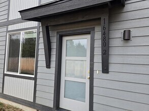 Building Photo - 16480 Carter Ct