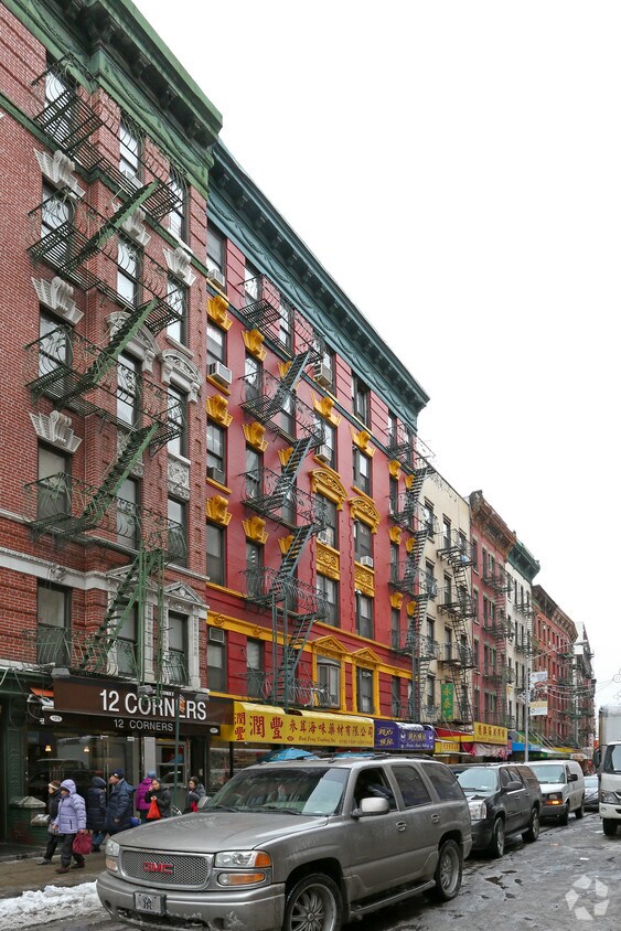 Building Photo - 123-125 Mott St