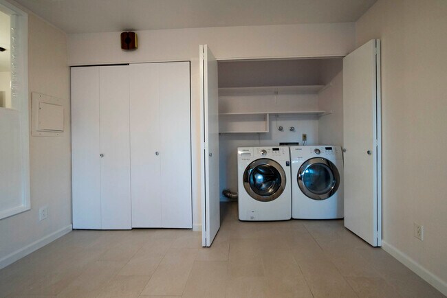 Foto del edificio - 2022 Ascot Dr
