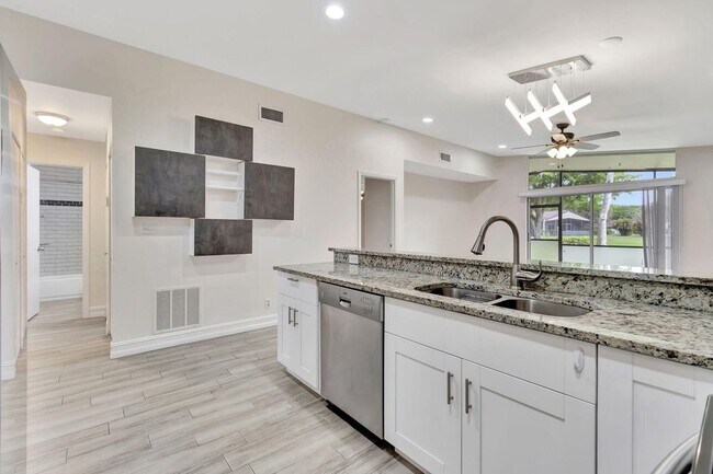 Foto del edificio - 11555 Orange Blossom Ln