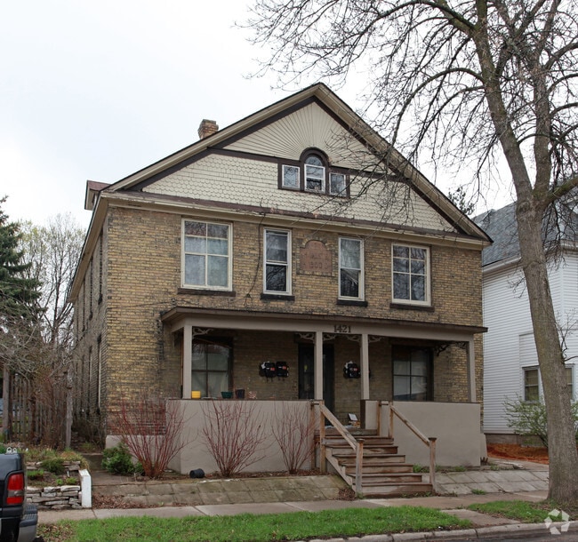 Building Photo - 1421 5th St NE